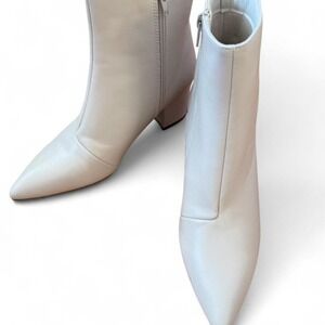 Lightly‎ Worn White Sugar Boots